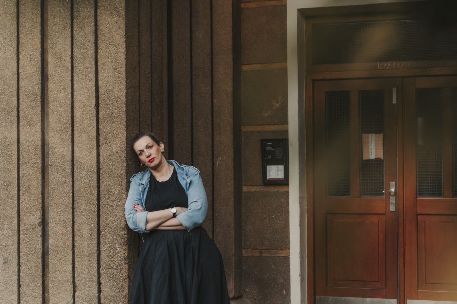 1_1 Poruba má být místem, kde se dobře vyrůstá, žije i stárne. Martina Dušková prosazuje dostupné sociální služby, podporu pečujících i prostředí, ve kterém senioři zůstávají součástí běžného života.