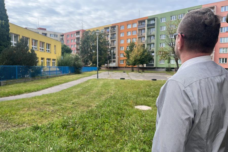 Vnitroblok ul. Arbesova, kde na realizaci čeká kompletně zpracovaný projekt na jeho revitalizaci. Zároveň se tu příští rok bude realizovat projekt z participativního rozpočtu.
